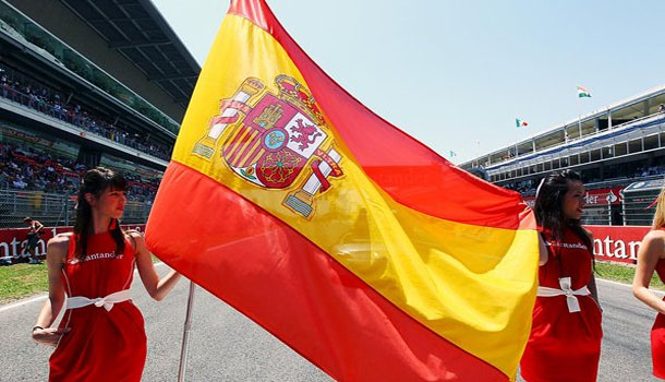 Vettel kitartott Hamiltonnal szemben a spanyol versenyen.